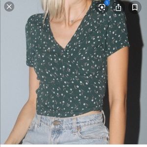 perfect condition brandy melville wrap top!!